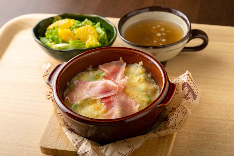 地元の野菜・果物を使ったメニュー